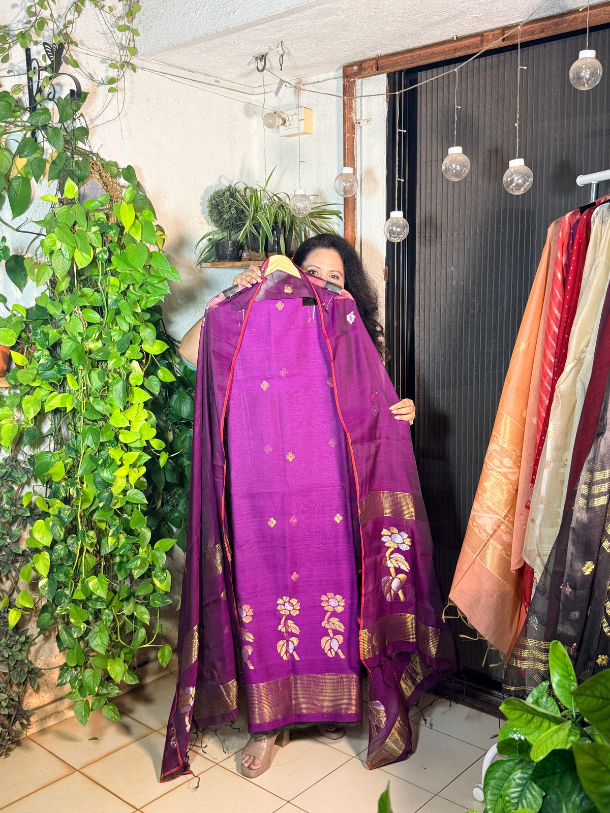 Pure Muslin Jamdani with zari work