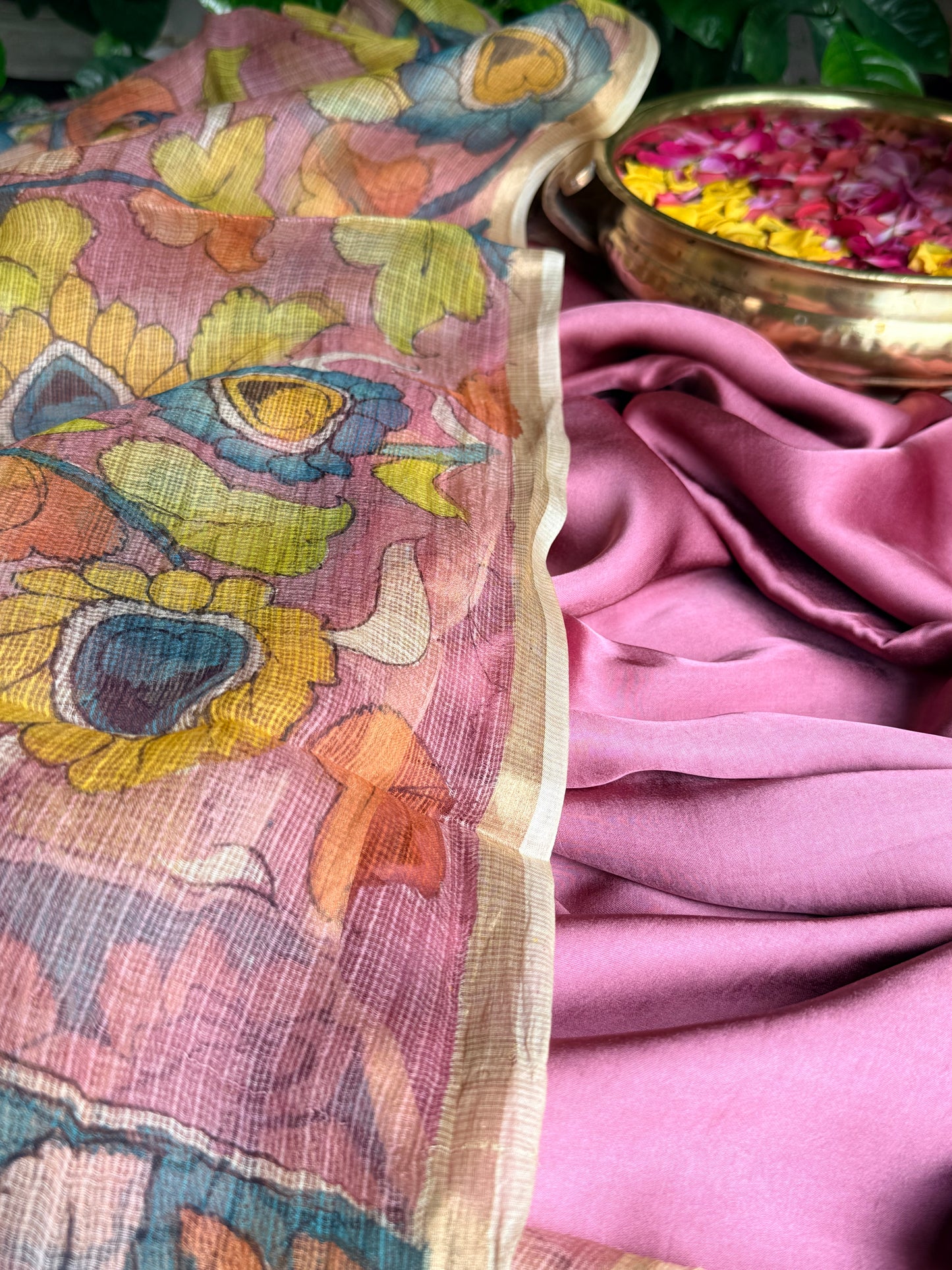 Gajji silk kurta with floral kalamkari dupatta