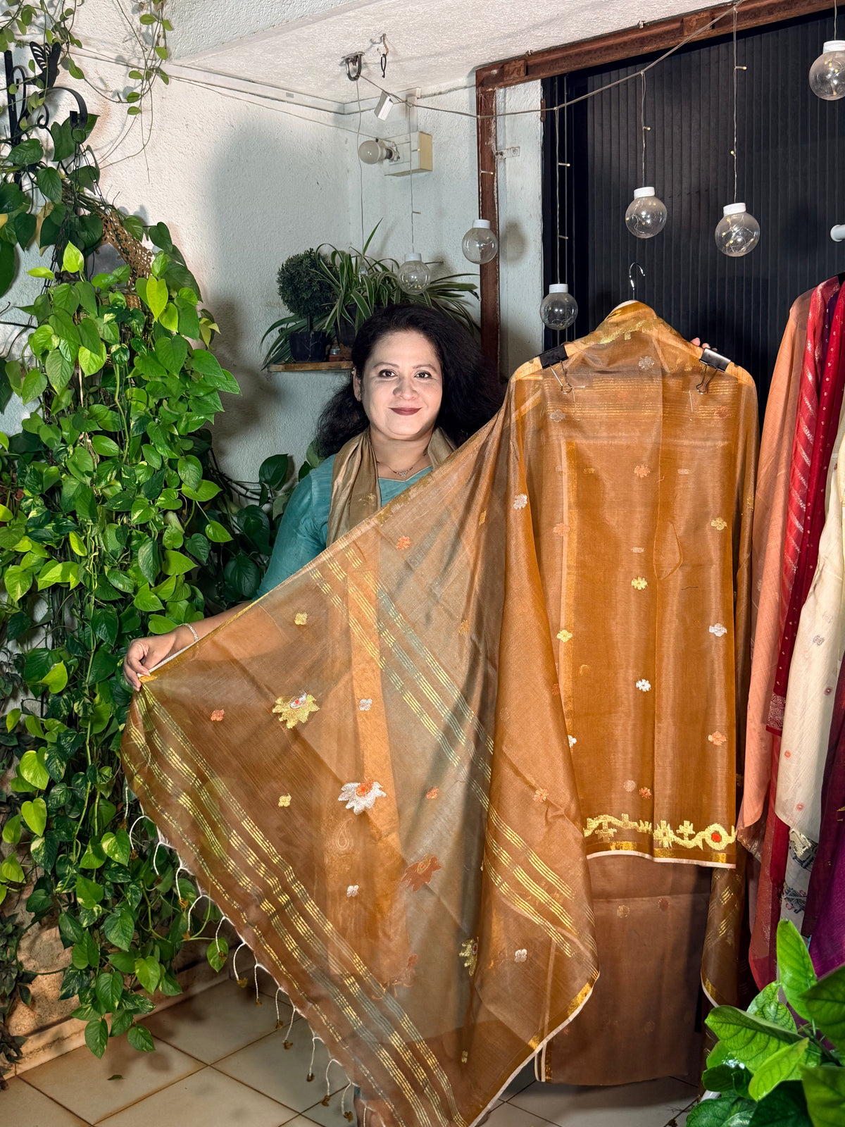Pure Muslin Jamdani with zari work