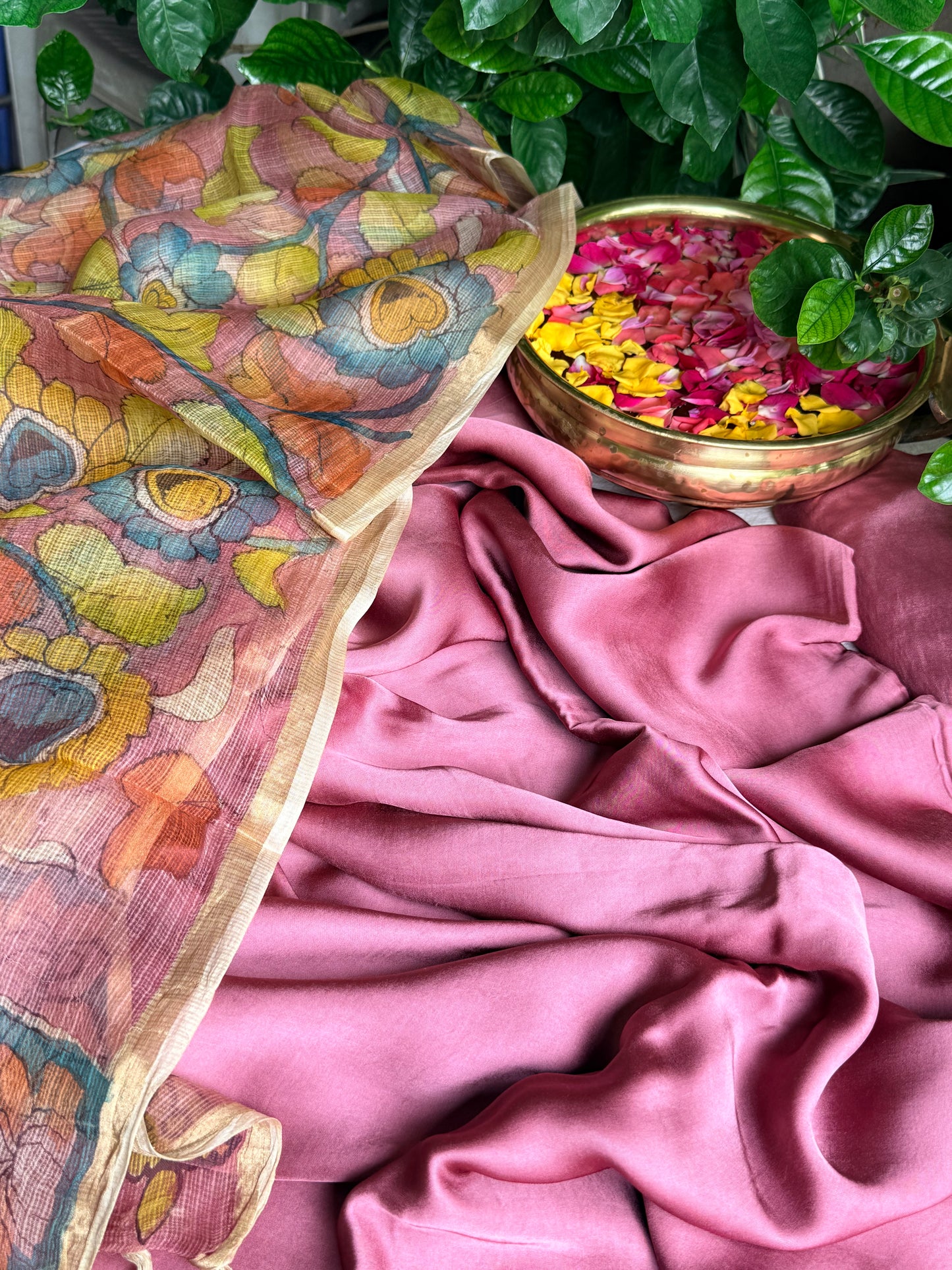 Gajji silk kurta with floral kalamkari dupatta