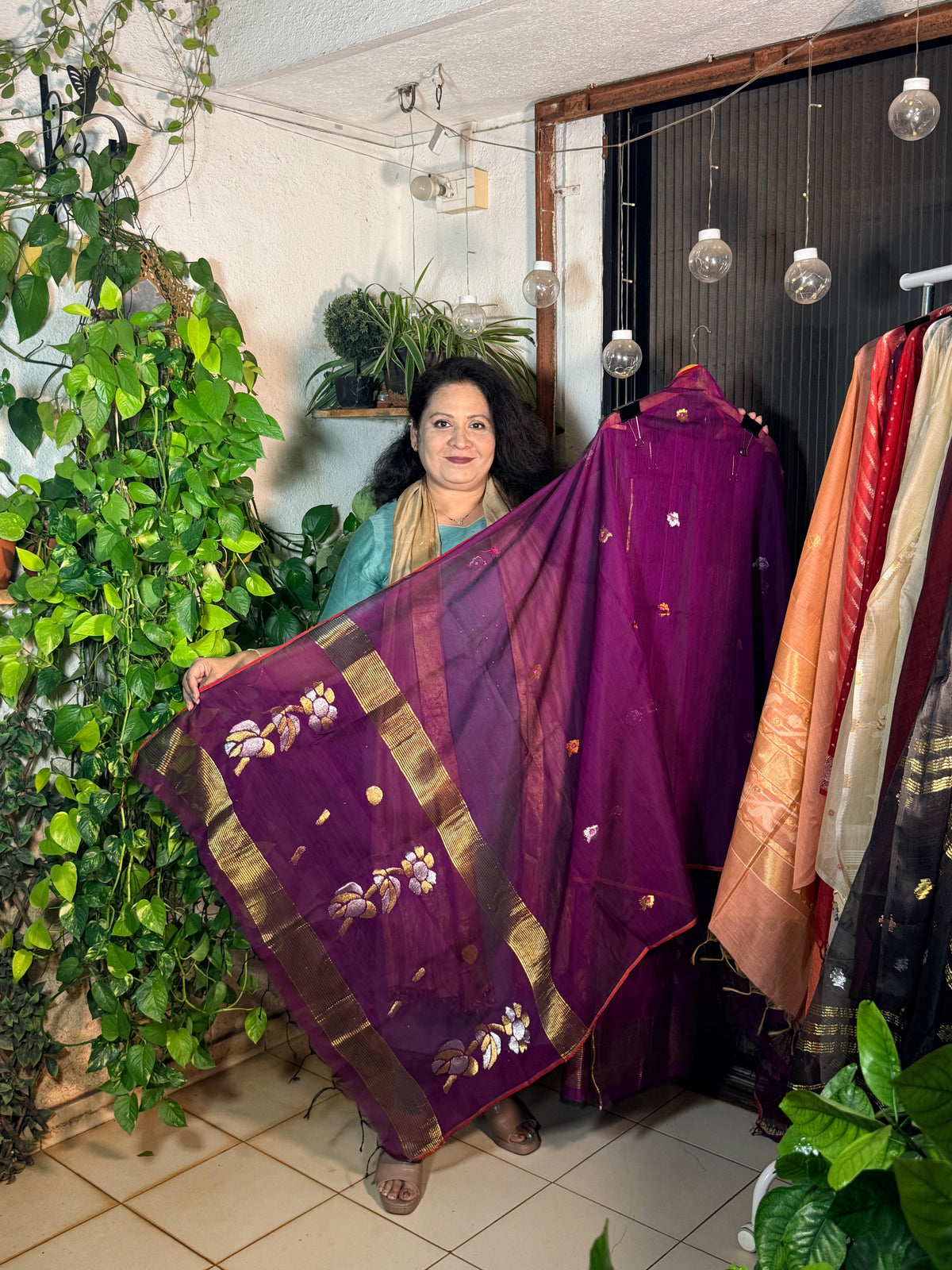 Pure Muslin Jamdani with zari work
