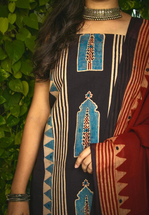 Ajrakh Black kurta Red Dupatta